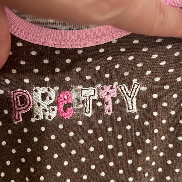 Bundle of girls Jordan, short sleeve onesie and Gerber onesies - Picture 6 of 9